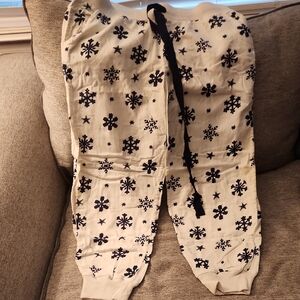 aerie White Snowflake Print Jogger Pants with Black Drawstring